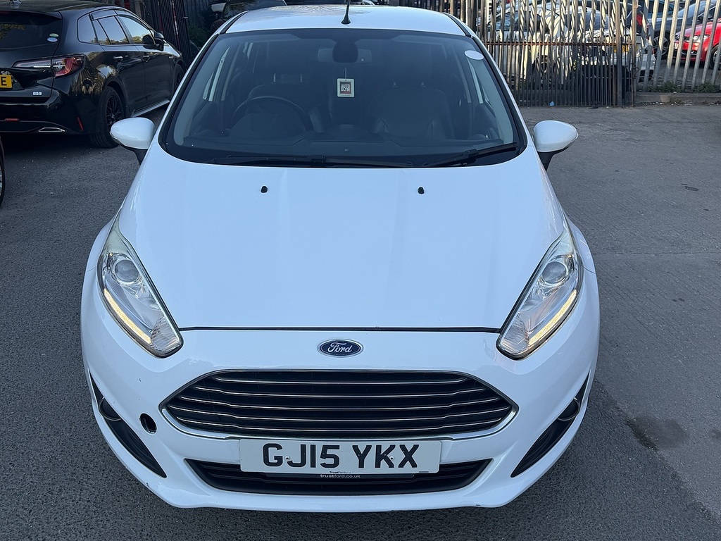Ford Fiesta 1.0T Ecoboost Titanium Hatchback Powers GJ15YKX White #4