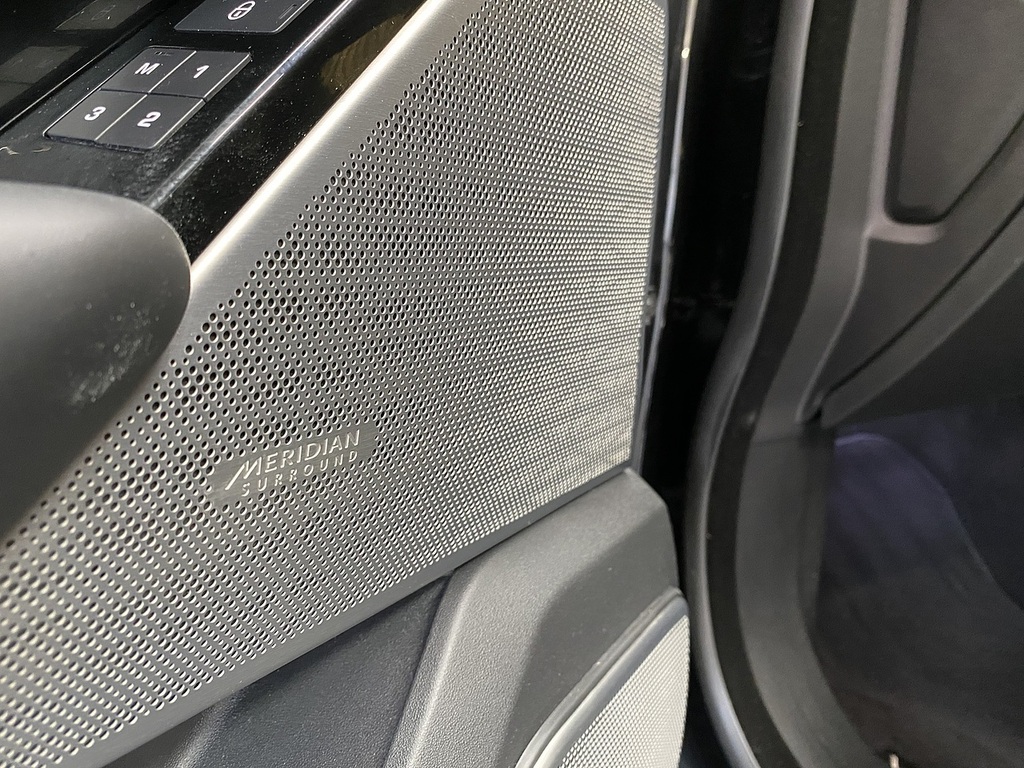 Land Rover Range Rover Velar D300 R-dynamic Hse KM19FNU Black #4