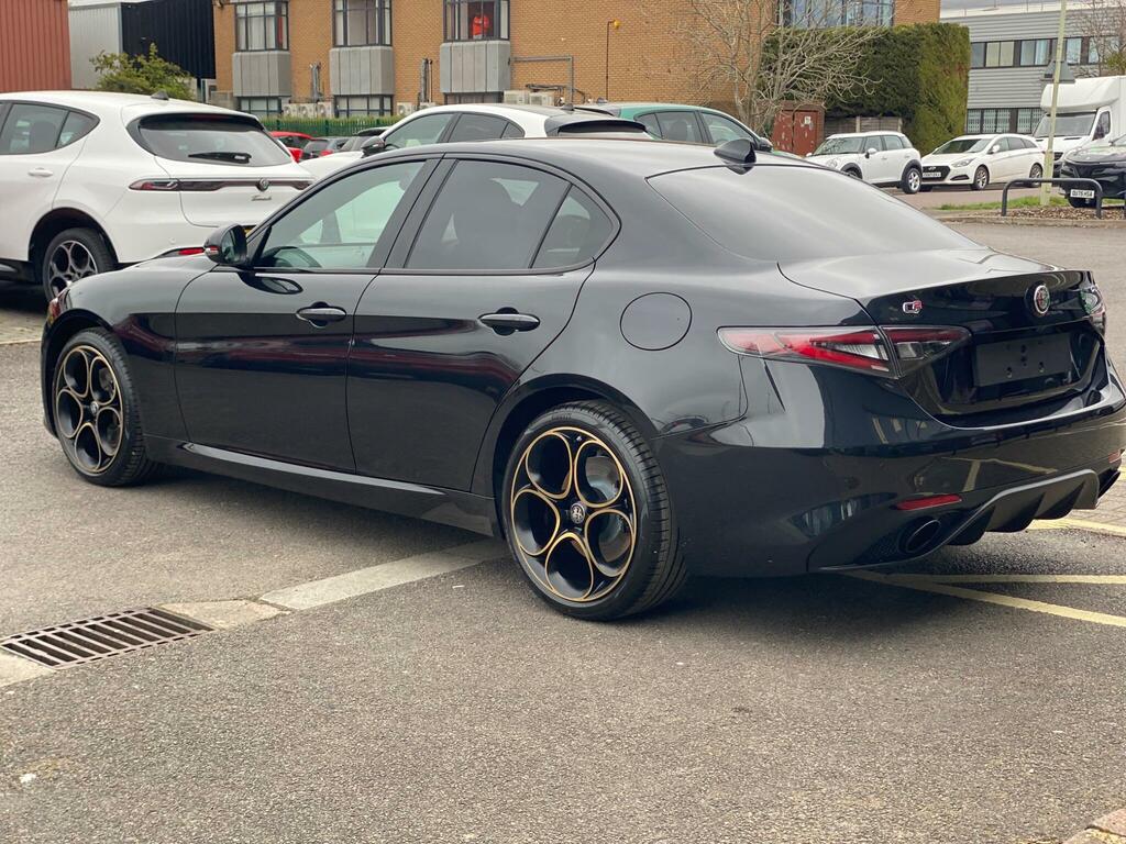 Alfa Romeo Giulia 2.0T Intensa Euro 6 Ss  Black #4