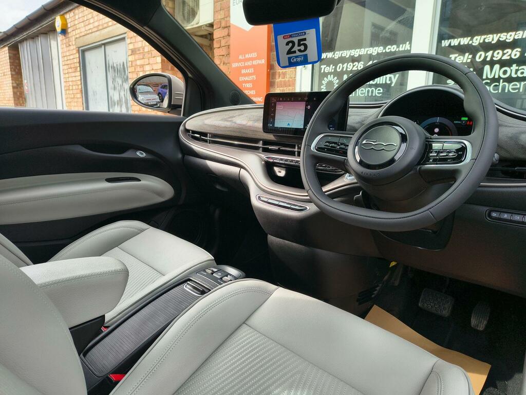 Fiat 500E 42Kwh Giorgio Armani #3