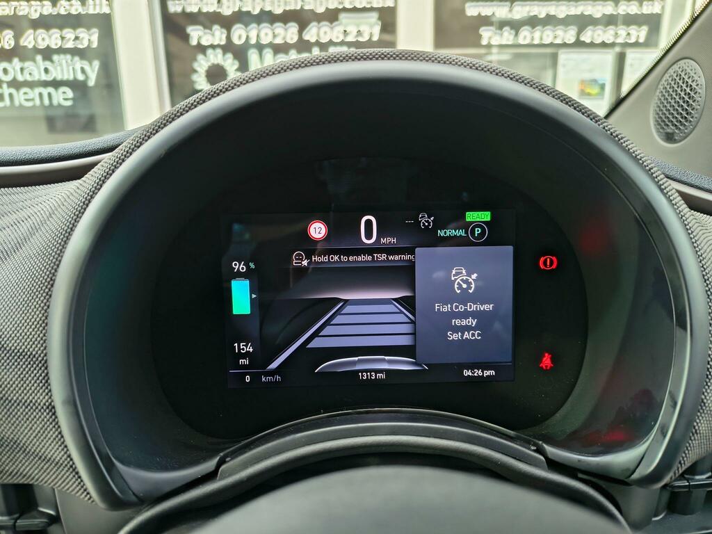 Fiat 500E 42Kwh Giorgio Armani #5