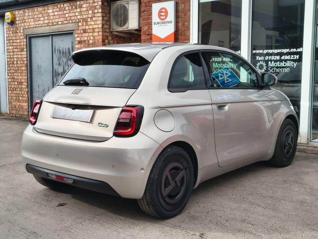 Fiat 500E 42Kwh Giorgio Armani #2