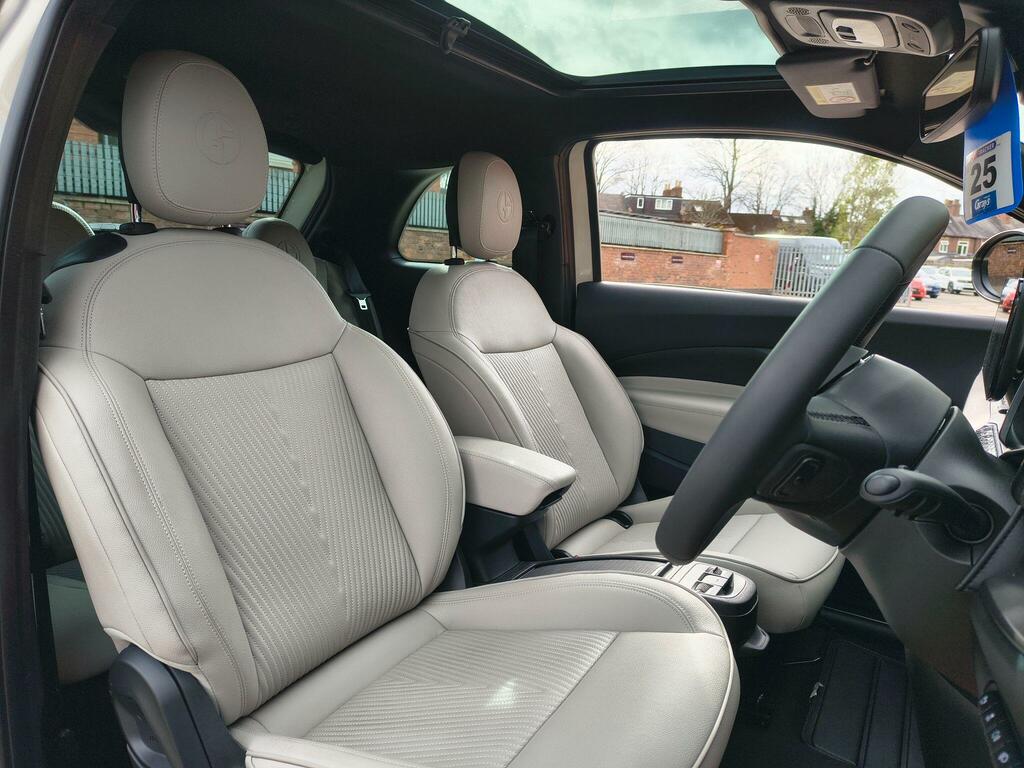 Fiat 500E 42Kwh Giorgio Armani #4