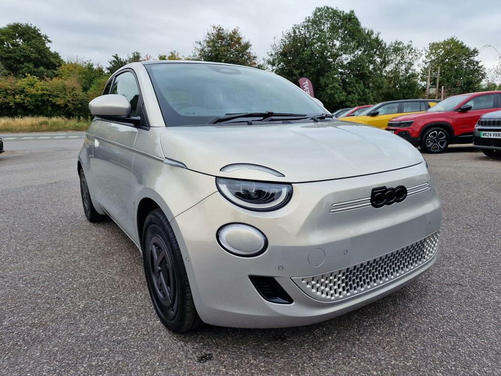 Fiat 500E 42Kwh Red Hatchback 118 Ps #50
