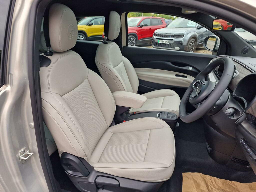 Fiat 500E 42Kwh Red Hatchback 118 Ps #14