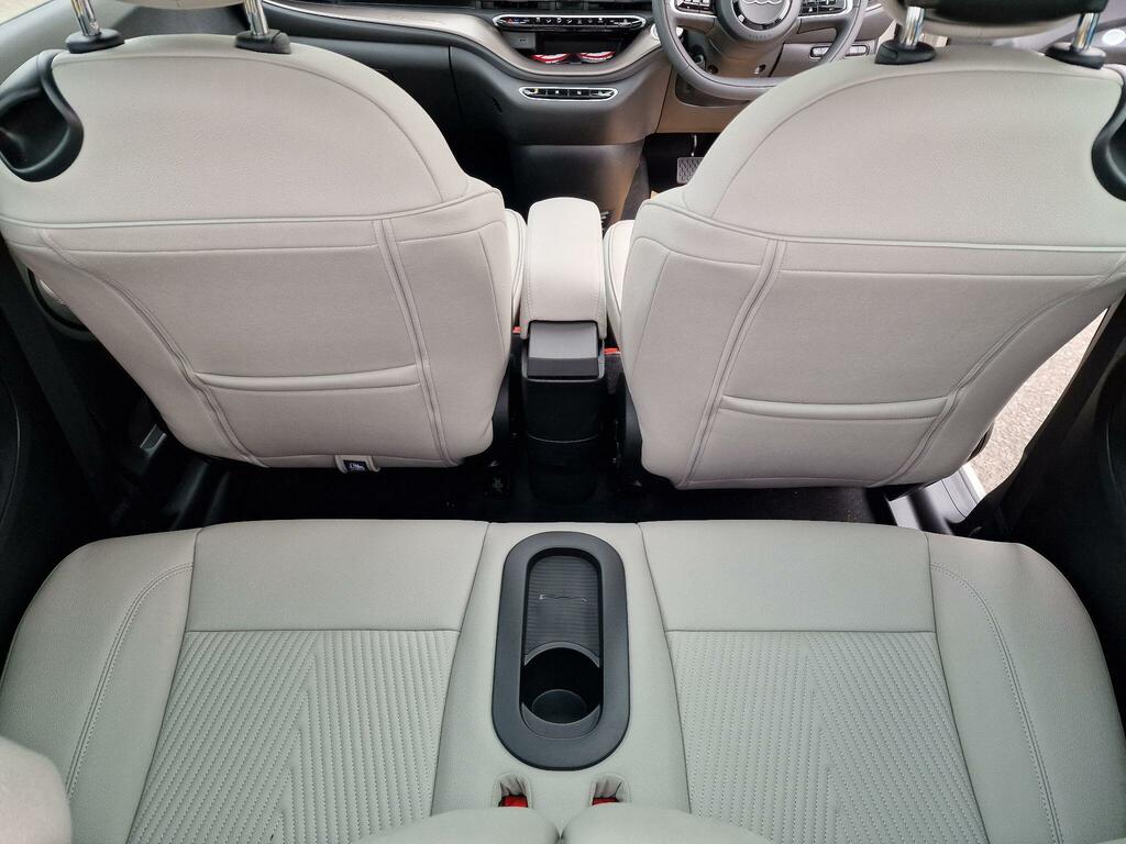 Fiat 500E 42Kwh Red Hatchback 118 Ps #41