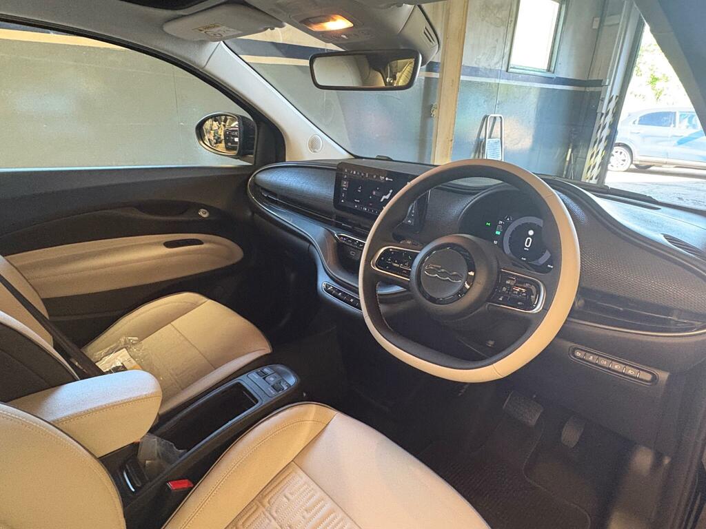 Fiat 500E C 87Kw Icon 42Kwh White #18