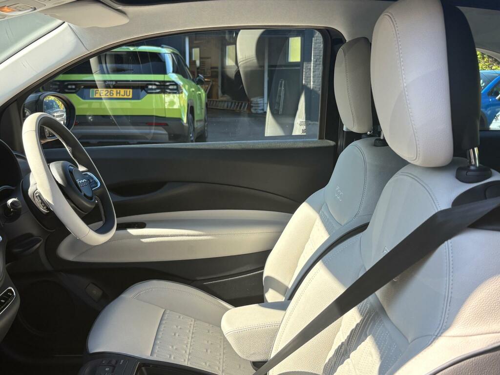 Fiat 500E C 87Kw Icon 42Kwh White #40