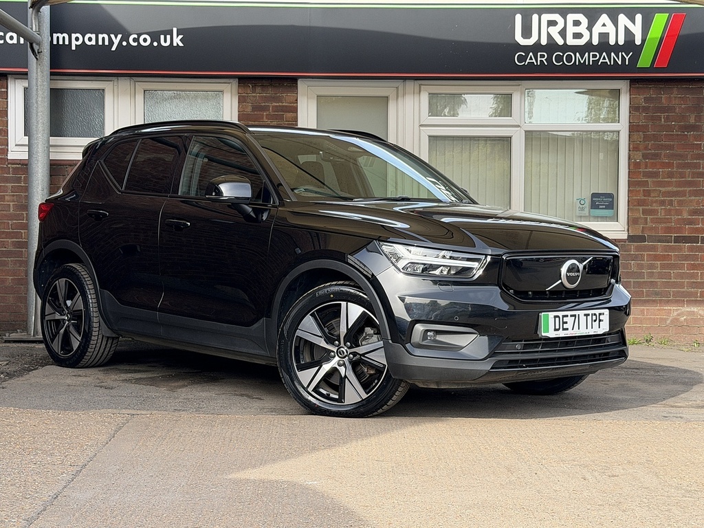 Volvo XC40 Plus Black