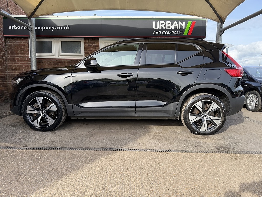 Volvo XC40 Plus DE71TPF Black #3