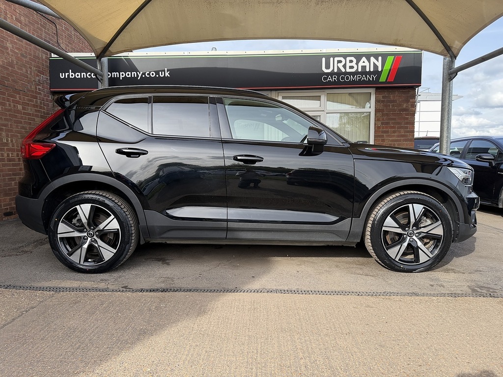 Volvo XC40 Plus DE71TPF Black #6