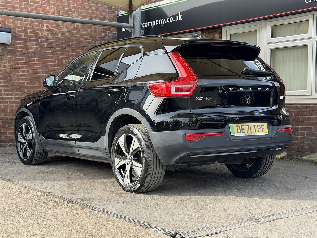 Volvo XC40 Plus DE71TPF Black #4
