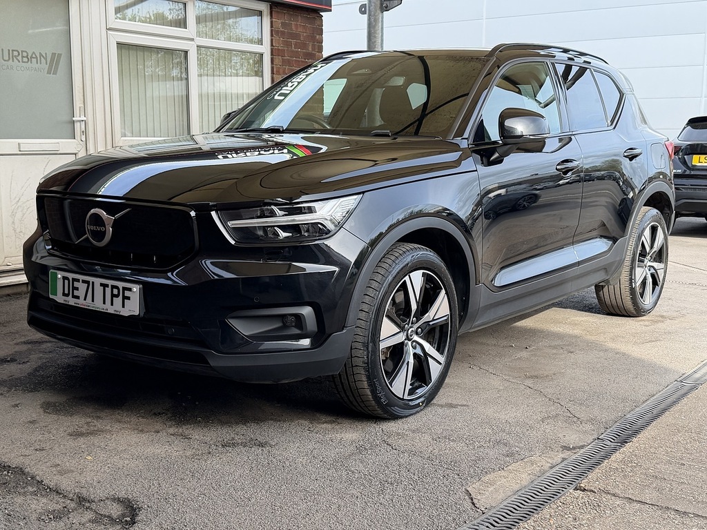 Volvo XC40 Plus DE71TPF Black #2
