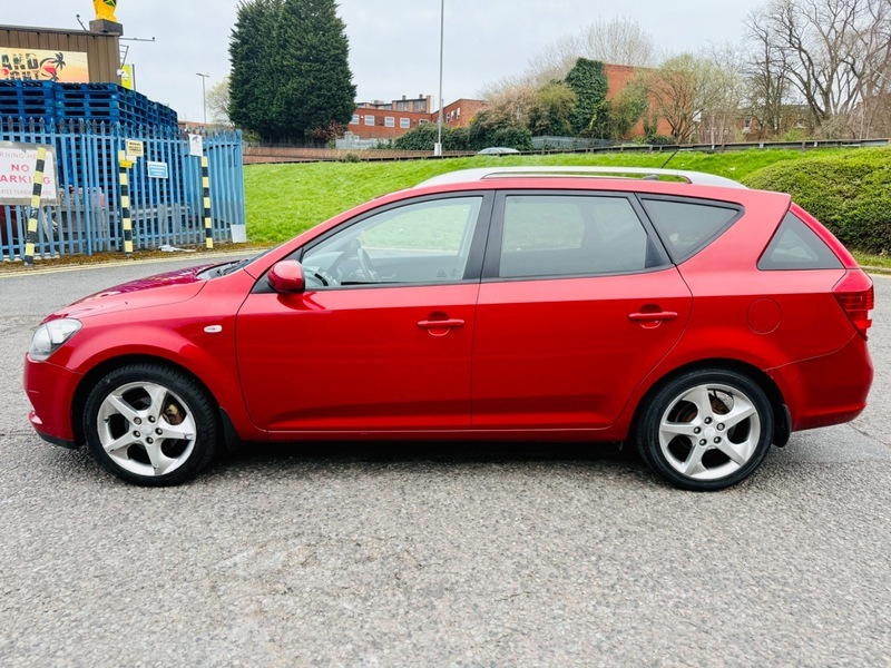 Kia Ceed Crdi 3 Sw Red #5