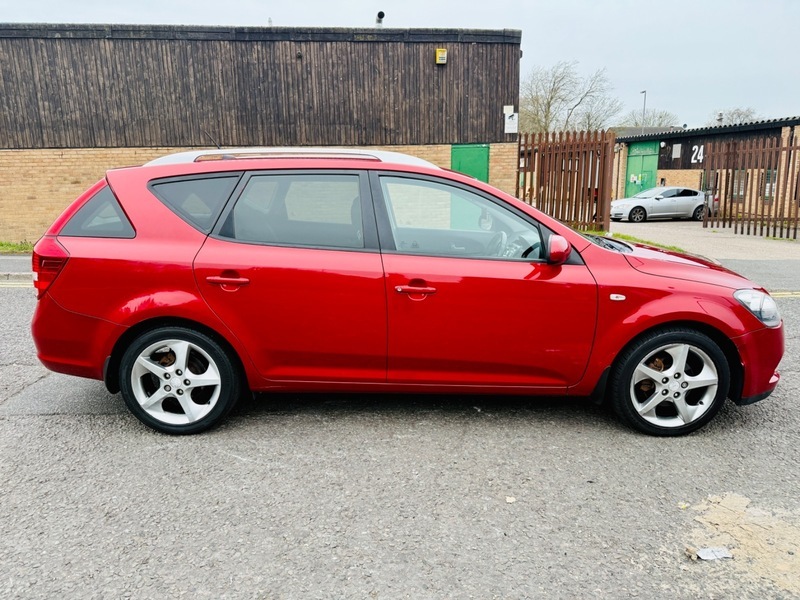 Kia Ceed Crdi 3 Sw Red #6