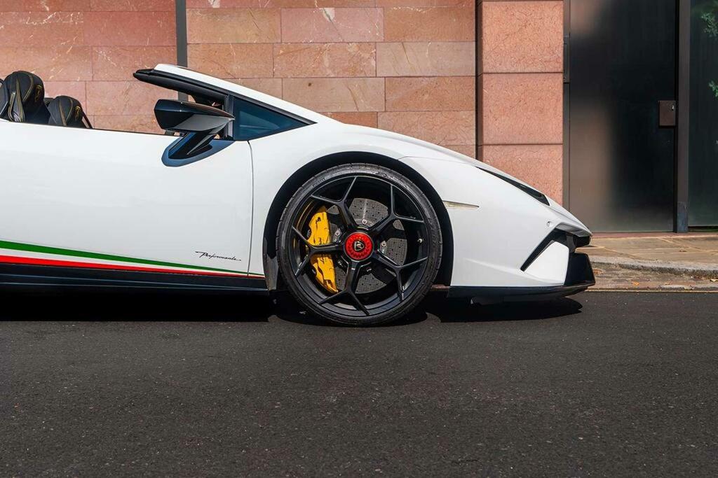 Lamborghini Huracan Lp 640-4 Performante J31NAR White #6