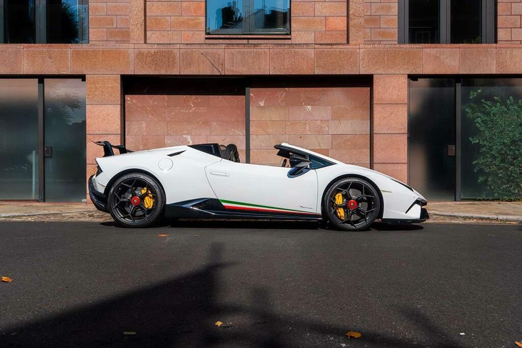 Lamborghini Huracan Lp 640-4 Performante J31NAR White #3