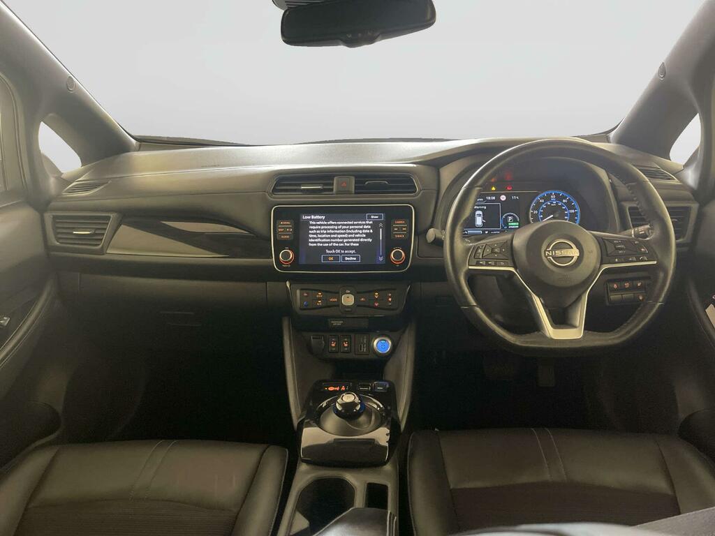 Nissan Leaf 59Kwh E N-connecta Hatchback 2 LP72RFY Red #2