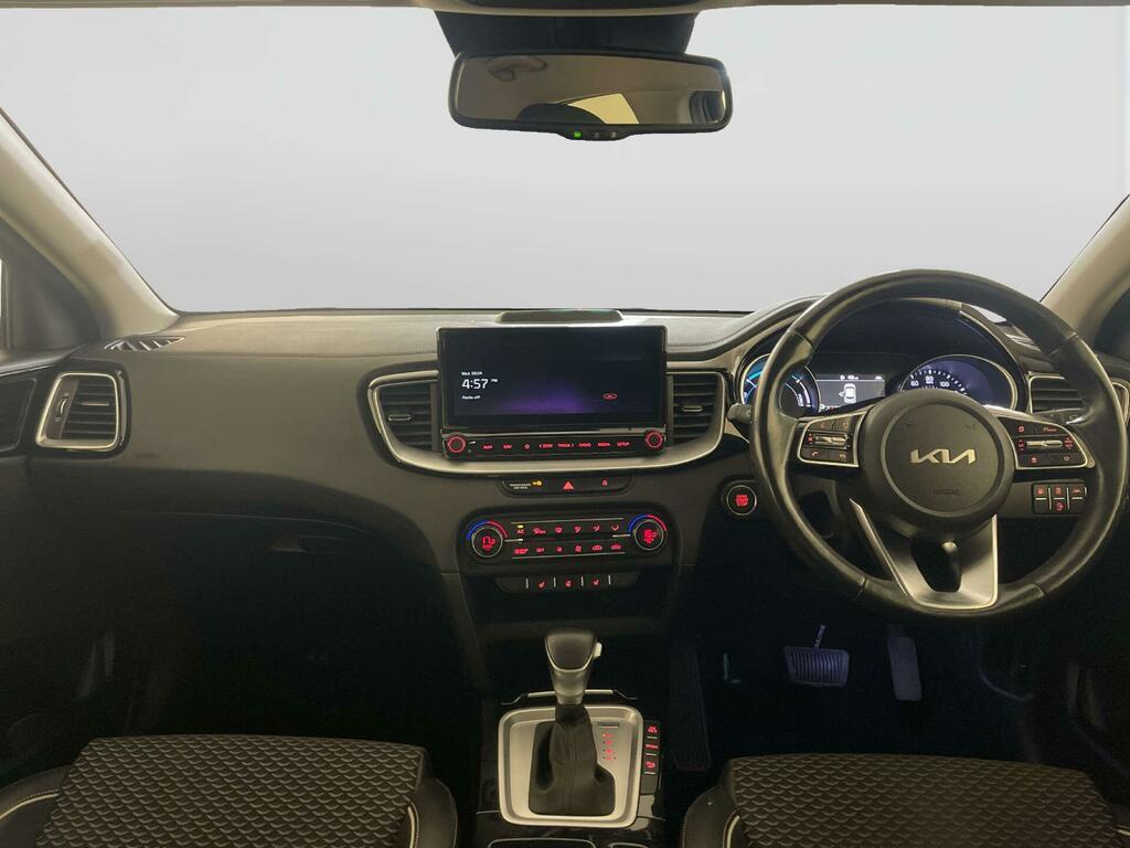 Kia Xceed 1.6 Gdi 8.9Kwh 3 Suv Plug-in Hybrid Dct YR22OGL Black #2