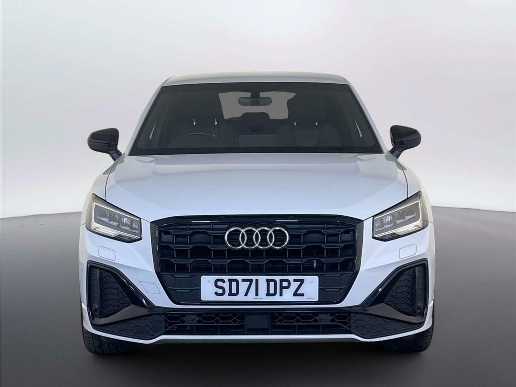 Audi Q2 1.5 Tfsi Cod 35 Black Edition Suv S Tro SD71DPZ White #3