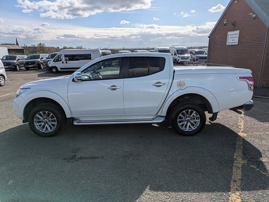 Mitsubishi L200 Di-d Dc Barbarian DS68EUH White #4