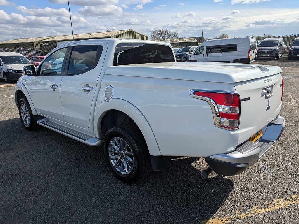 Mitsubishi L200 Di-d Dc Barbarian DS68EUH White #5