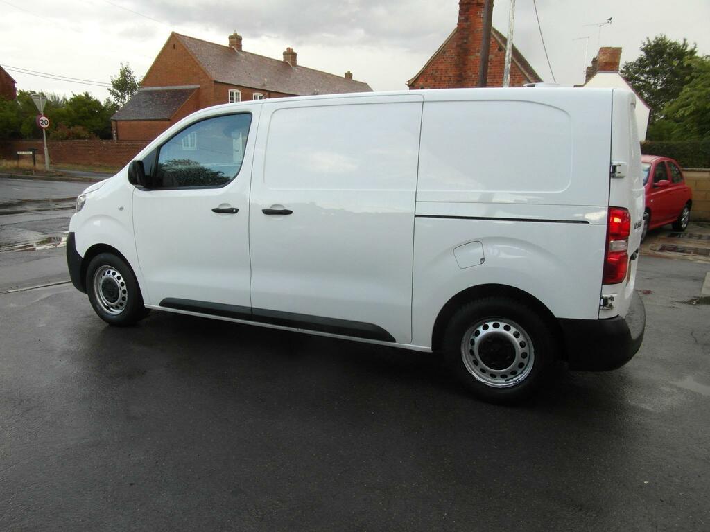 Vauxhall Vivaro 2700 Edition S S LY20AUJ White #4