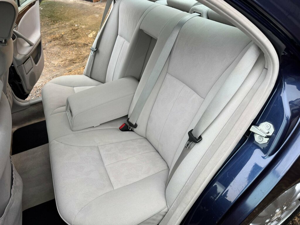 Mercedes-Benz E Class 2.6 E240 Avantgarde 170 Bhp Green #10