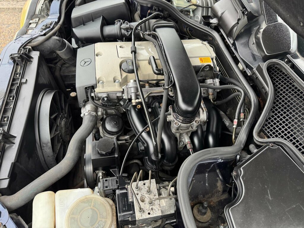 Mercedes-Benz E Class 2.6 E240 Avantgarde 170 Bhp Green #19