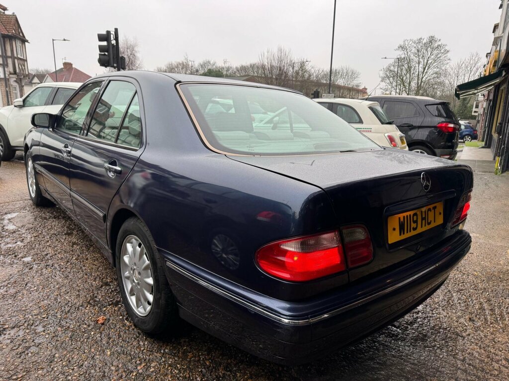 Mercedes-Benz E Class 2.6 E240 Avantgarde 170 Bhp Green #5