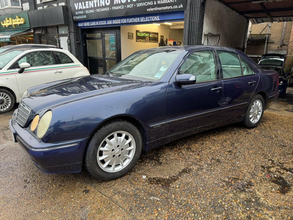 Mercedes-Benz E Class 2.6 E240 Avantgarde 170 Bhp Green #1