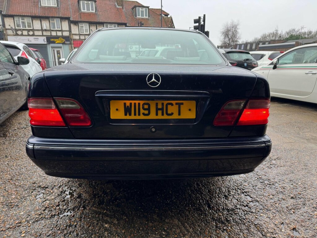 Mercedes-Benz E Class 2.6 E240 Avantgarde 170 Bhp Green #7