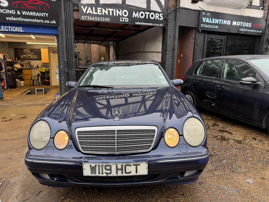 Mercedes-Benz E Class 2.6 E240 Avantgarde 170 Bhp Green #2