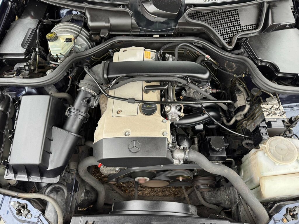 Mercedes-Benz E Class 2.6 E240 Avantgarde 170 Bhp Green #20
