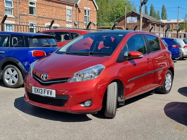 Toyota Yaris 1.33 Dual Vvt-i T Spirit Hatchback Manu EK13FVV Red #3