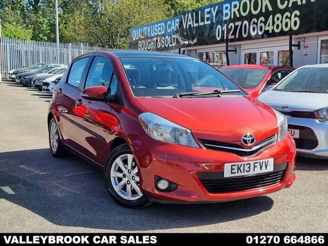 Toyota Yaris 1.33 Dual Vvt-i T Spirit Hatchback Manu Red