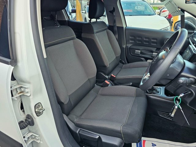 Citroen C3 2024 1.2 Puretech Plus Hatchback FP74EAK White #6