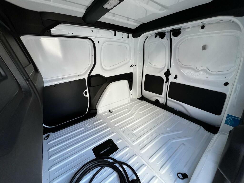 Nissan TOWNSTAR Panel Van 45Kwh Acenta L1 6Dr 202474 DY74VDZ White #5