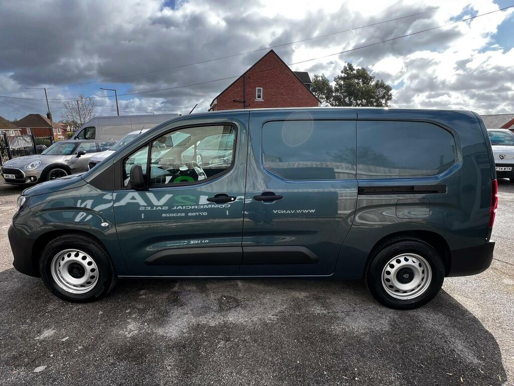 Peugeot E-Partner Combi Van 52Kwh Professional Long Crew Van Lw Blue #4