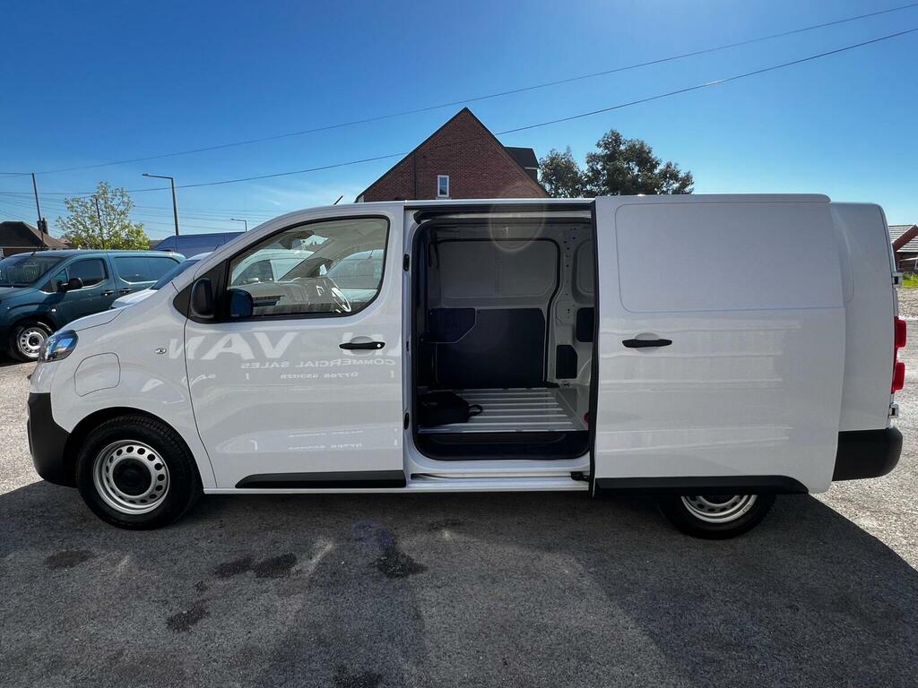 Vauxhall Vivaro Panel Van 3100 50Kwh Prime L2 H1 6Dr 7.4Kw C DE25HLD White #4