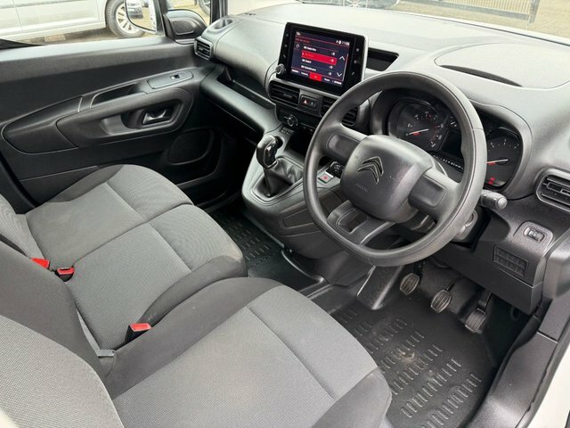 Citroen Berlingo Bluehdi 950 Enterprise XL LD21NRH White #3