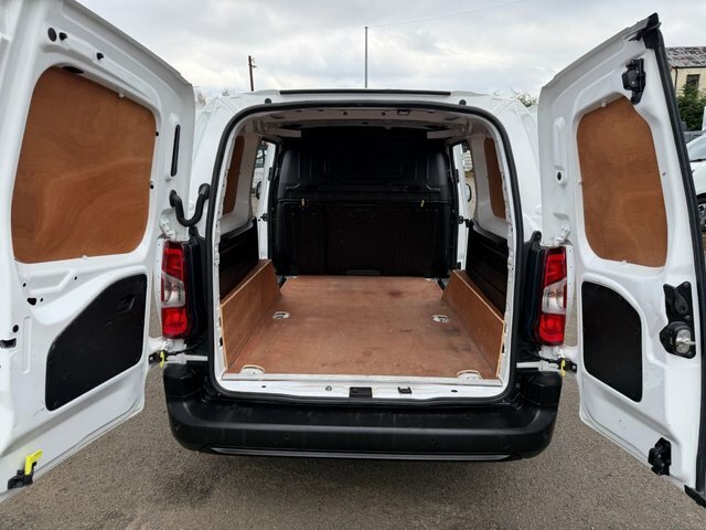 Citroen Berlingo Bluehdi 950 Enterprise XL LD21NRH White #6