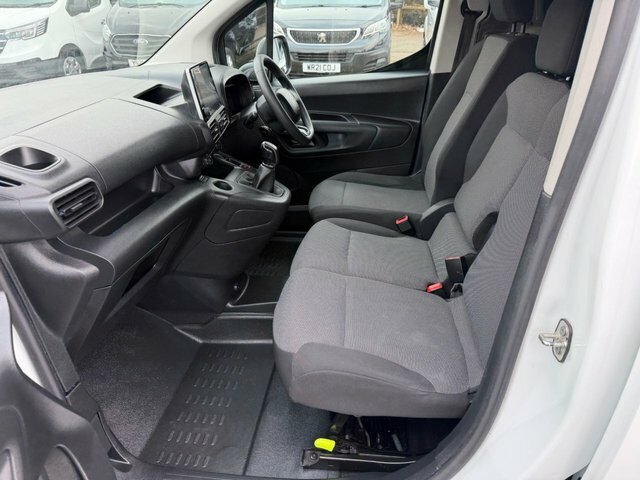 Citroen Berlingo Bluehdi 950 Enterprise XL LD21NRH White #4