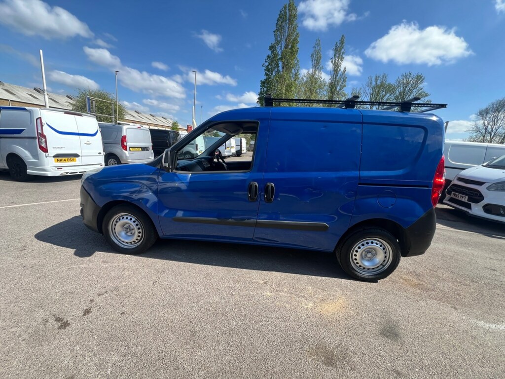 Vauxhall Combo 1.6 Cdti Crew Van Blue #4
