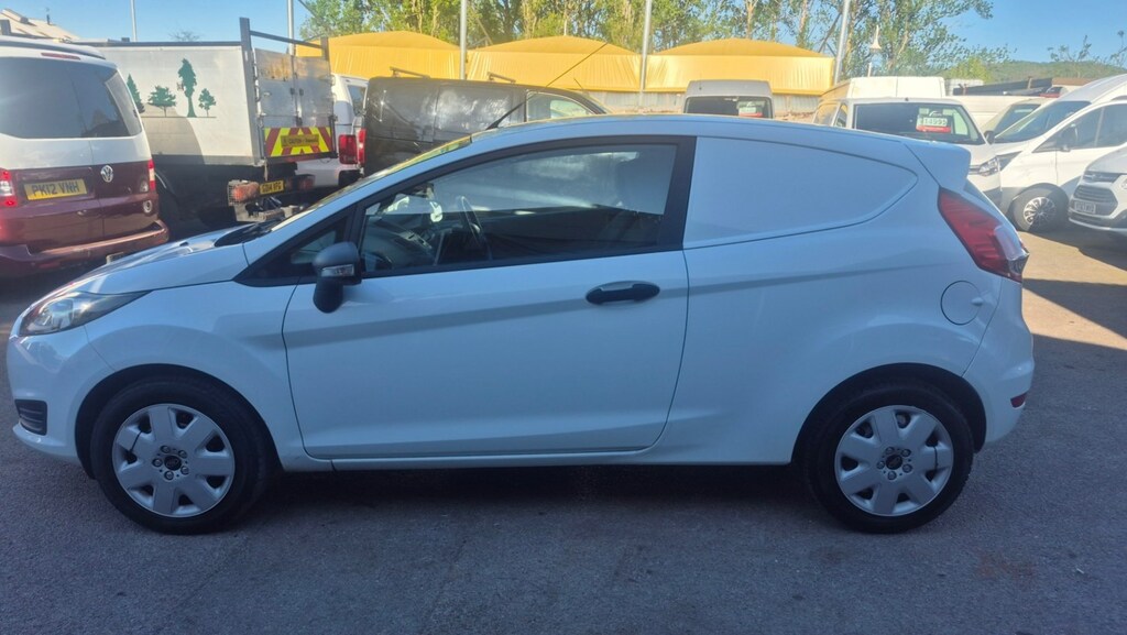 Ford Fiesta 1.5 Tdci Van VX13UXY White #6
