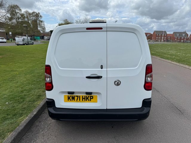 Vauxhall Combo 1.5 Turbo D 2000 Dynamic L1 H1 Euro 6 KM71HKP White #6