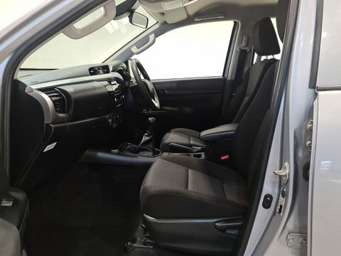 Toyota HILUX 2.4 D-4d Active YC22FJD #6