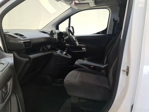 Vauxhall Combo 1.5 Turbo D CP71HWU  #6