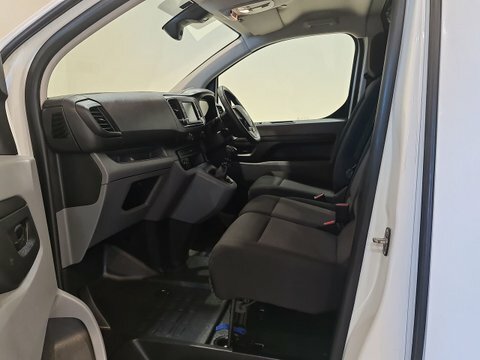 Vauxhall Vivaro 1.5 Turbo D VK22NVB #6