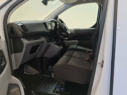 Vauxhall Vivaro 1.5 Turbo D DS72XVV #6